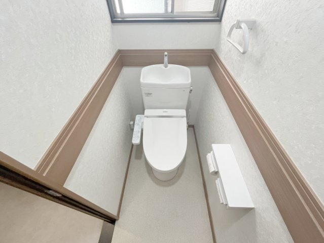桜ヶ丘戸建のトイレ