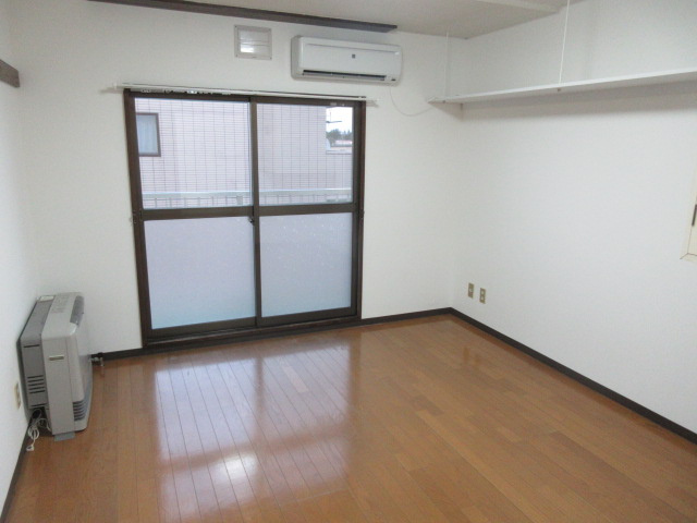 クローバーズマンション広和の洋室