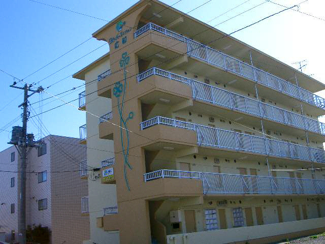 クローバーズマンション広和の外観