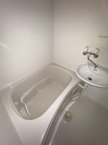 風早ビルの浴室