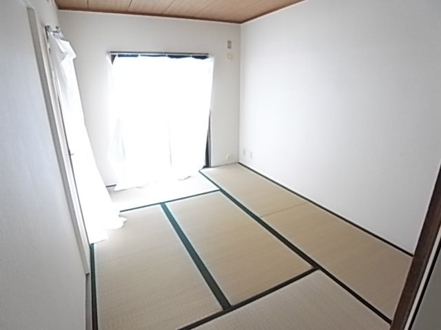 ハイツラセーヌの居間・リビング|こちらの居間で趣味の時間をお楽しみください