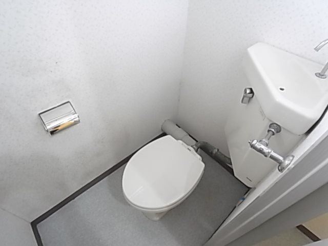 ハイツラセーヌのトイレ|ゆったりとした空間のトイレです