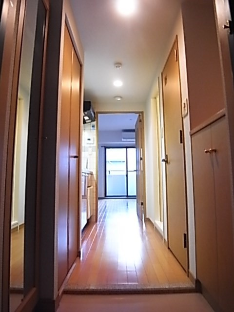 プレサンス神戸三宮の玄関