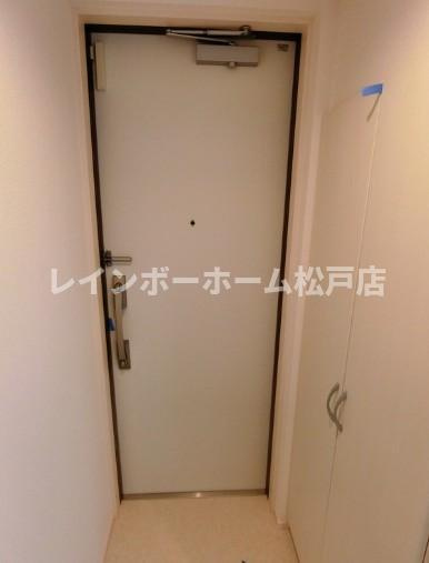 仲介手数料（賃料の1.10ヵ月）の50％OFF対象物件！の玄関|収納もある玄関です