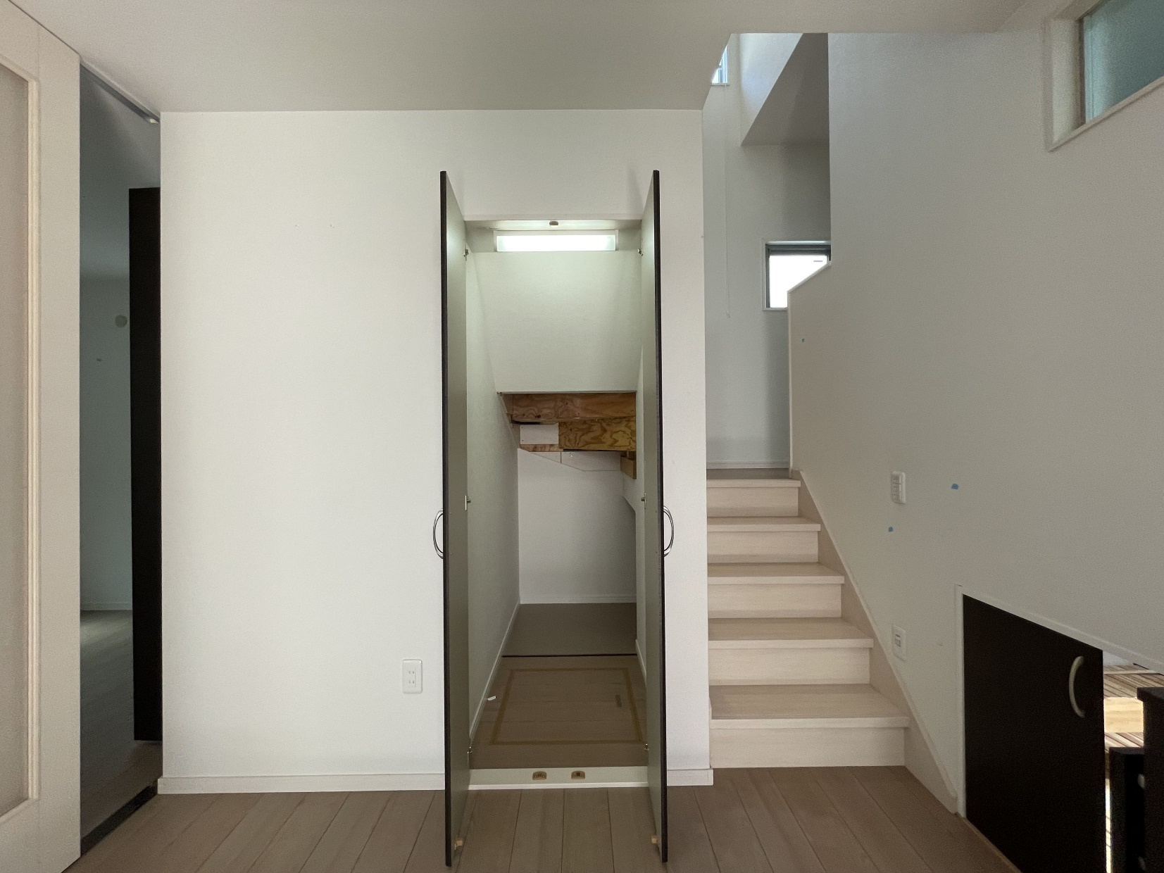 住吉5丁目戸建の玄関