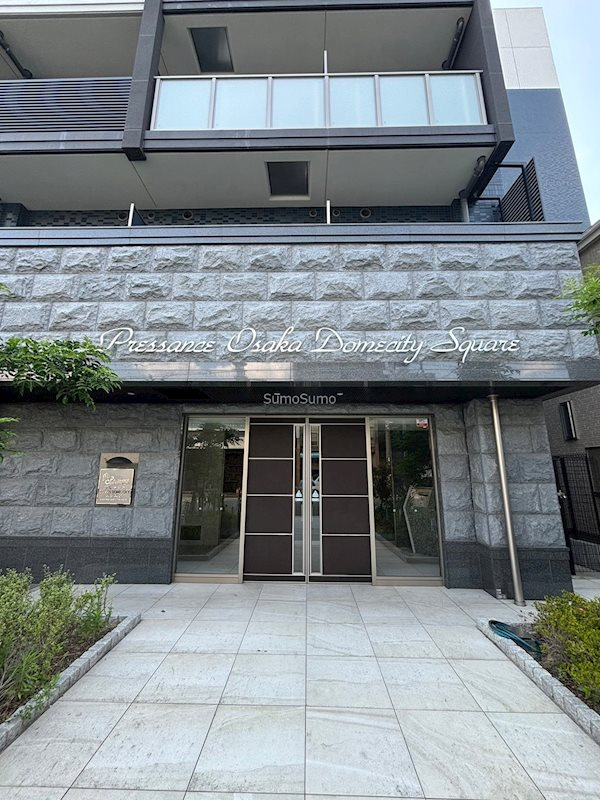 プレサンスOSAKA DOMECITYスクエアのエントランス