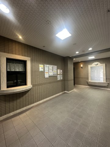 リーセント春町のエントランス