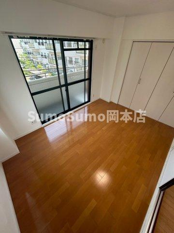 レジデンス住吉の洋室|広々とした洋室です