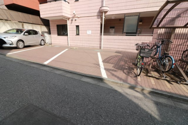 【駐車場】