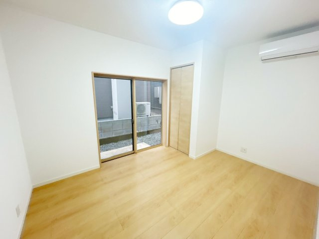 敦賀市公文名中古戸建の洋室|1階洋室