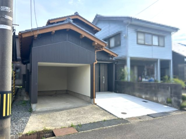敦賀市公文名中古戸建の駐車場