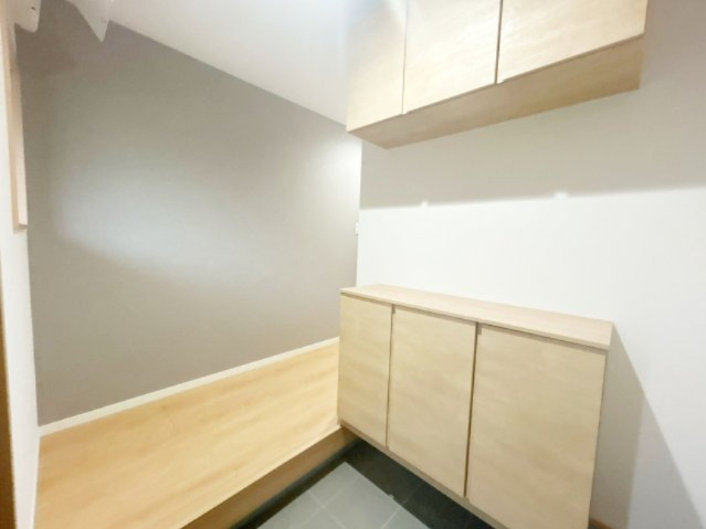 敦賀市公文名中古戸建の玄関