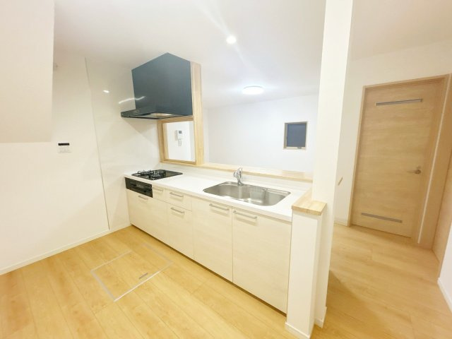 敦賀市公文名中古戸建のキッチン