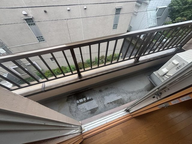 白石ビルのバルコニー