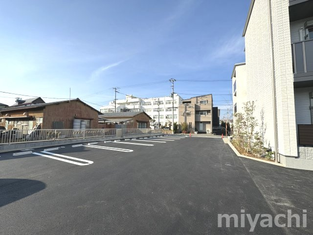 アミコートの駐車場