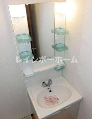 プロムナード２番館 特典：仲介手数料が無料です!!の洗面所|明るい洗面所です