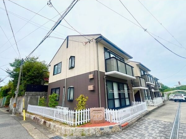 アーバンハイツ御幸山A棟の外観