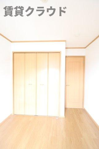 インペリアルＢの洋室|カースペースがあります