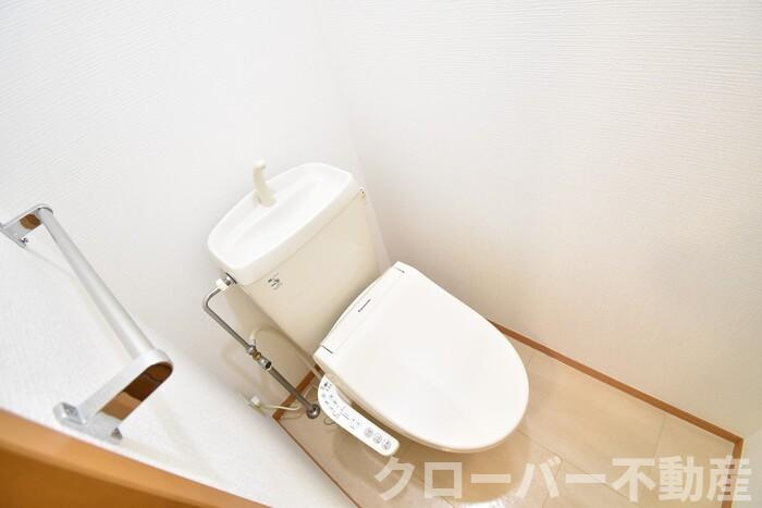 ベルシャトル A棟のトイレ|温水洗浄暖房便座