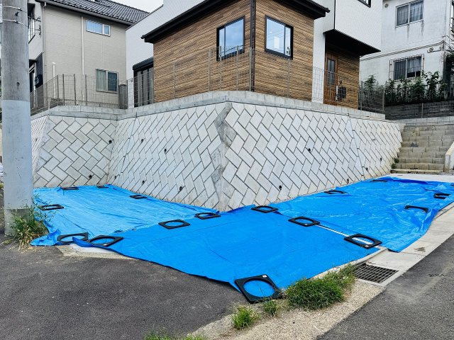 八王子市　片倉町　新築一戸建て　２５期の駐車場|～L字型に2台駐車可能カースペース～