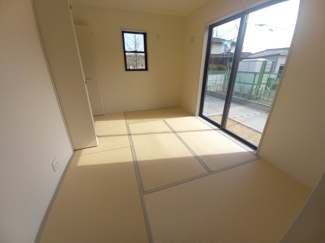 【いわき市平城東１丁目／1号棟】　◆◆必ずもらえる！選べる！キャンペーン実施中♪◆◆の和室|同施工　明るい和室です