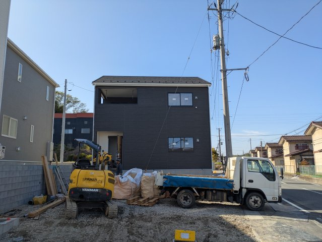 いわき市常磐下湯長谷町　 ご案内も即日ご対応可能☆の前面道路含む現地写真|■玄関の写真です■□■　
お洒落な玄関はお客様からも喜んでいただけそうですね！！