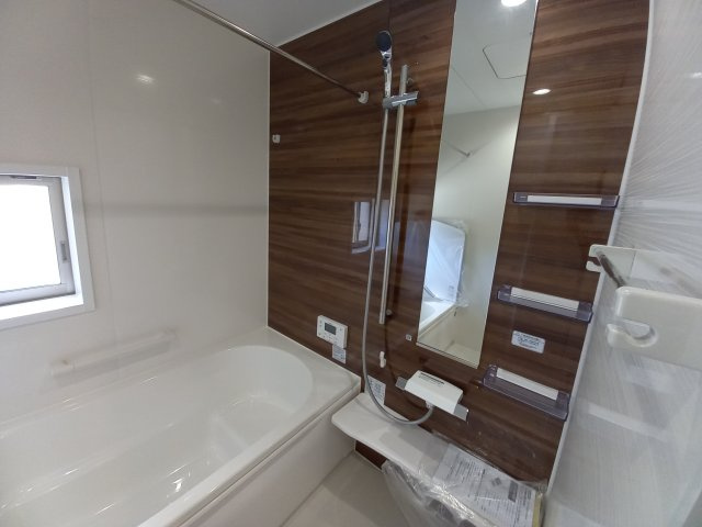【小名浜住吉5期】　3号棟　◆新生活応援キャンペーン中♪の浴室|同施工　浴室の写真です。お子様と一緒にバスタイムを楽しめる広々空間。浴室乾燥機付で心地よいバスタイムを実現します♪　