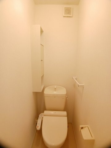 レ・セーナのトイレ|清潔感のあるトイレです