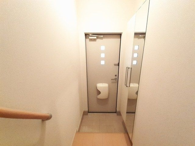 ベストハウス金の隈の玄関