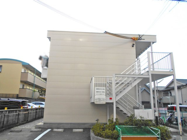 レオパレス春日丘の外観