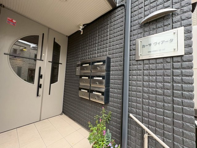 川崎市多摩区中野島６丁目の賃貸マンションのエントランス