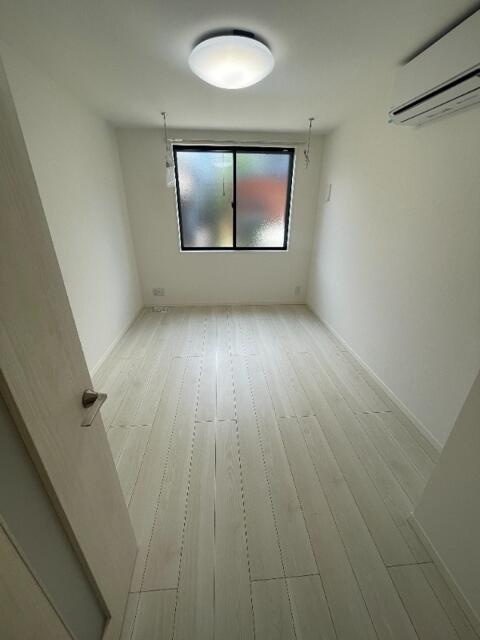 丘の上のフルールの洋室