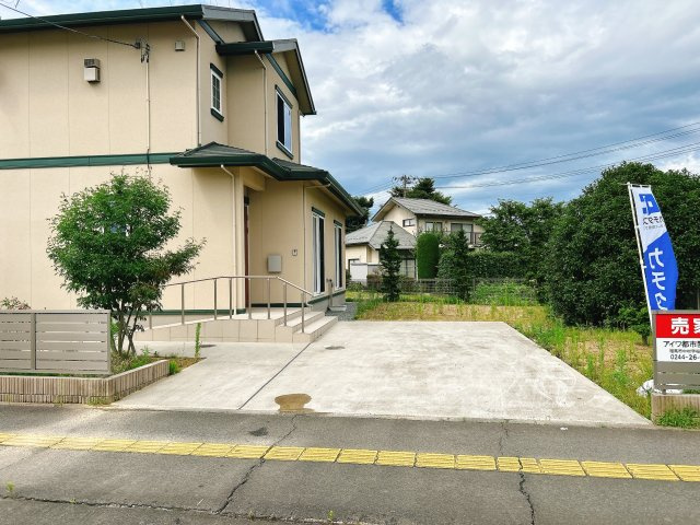 南相馬市原町区中古住宅 築浅2LDK 陽当たり良好！ 不動産プラスの駐車場|並列2台の駐車が可能です。拡張工事などご相談ください。