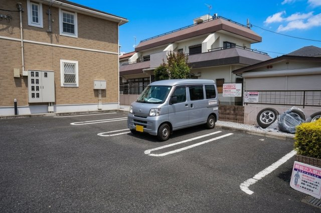 プラシード・カーサの駐車場