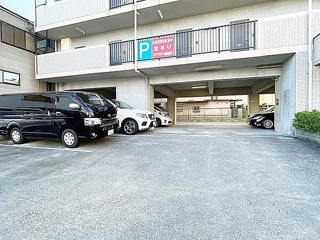 【駐車場】