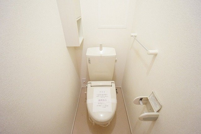 【トイレ】 | メゾン・ヌーブ | ゆったりとした空間のトイレです