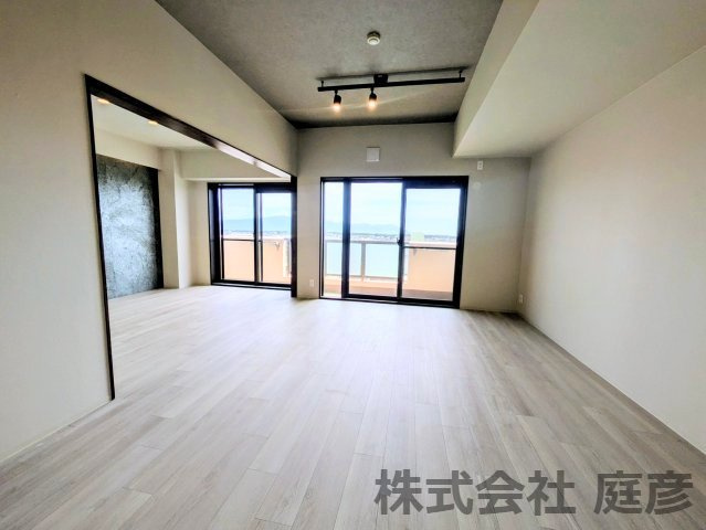 【居間・リビング】の画像