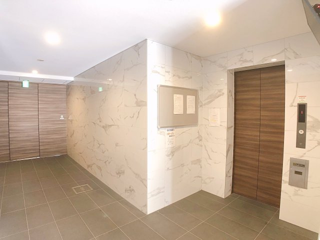 【ロビー】 | AVANTI aratamabashi【名古屋市賃貸・宅配BOX】