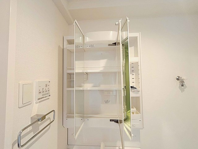【独立洗面台】 | AVANTI aratamabashi【名古屋市賃貸・宅配BOX】