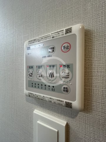 ハル江坂東の洗面所|浴室乾燥機