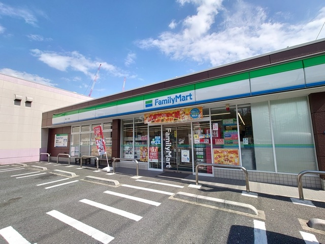 ユングフラウのその他|ファミリーマート浮間一丁目店
