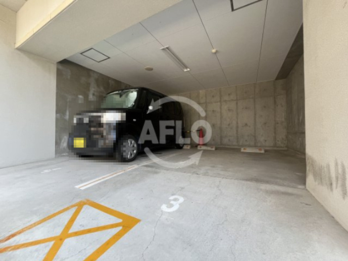 セレニテ江坂四番館の駐車場|SERENiTE江坂四番館　駐車場