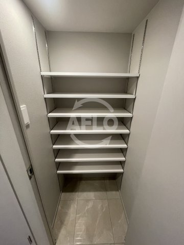 大阪市福島区海老江２丁目の賃貸マンションの収納|S-RESIDENCE福島diverse　シューズインクローゼット