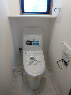 【トイレ】 | 板橋区三園一丁目戸建③ | 清潔感のあるトイレです