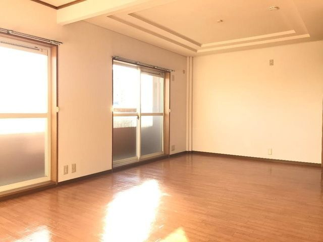 コンフォール久華Ⅱ　　　刈谷市の賃貸はクラスホーム刈谷店の居間・リビング