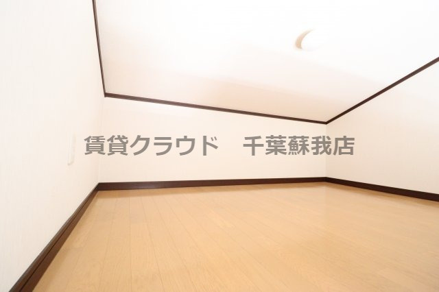 メゾンクレールの寝室|広いロフトはうれしいですね！