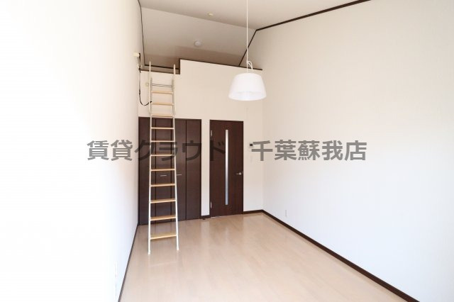 メゾンクレールの洋室|明るい洋室です