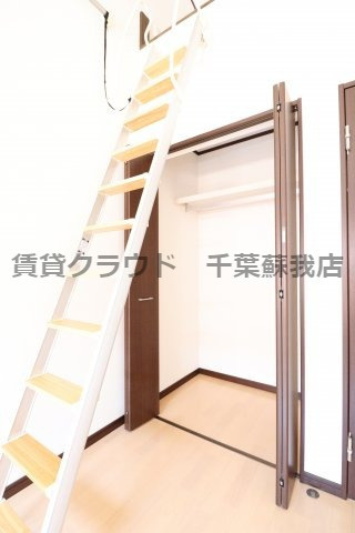 メゾンクレールの収納|ハンガーラック付きと棚付きの収納スペース！
