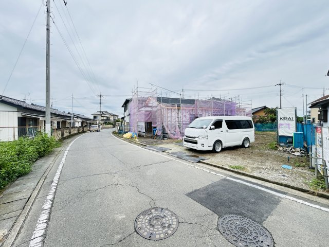 新築　高崎市阿久津町1期　１号棟の前面道路含む現地写真|現地写真　北西側接道幅員約5.9ｍ
