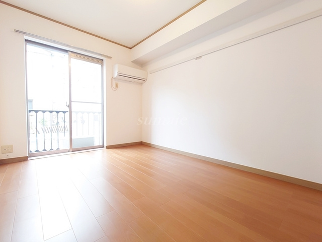 コーポ荻野の居間・リビング|明るいお部屋です☆